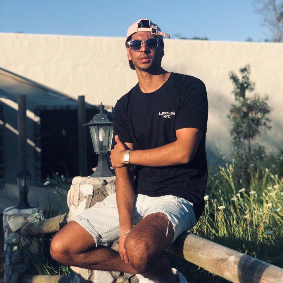 <div class="wrapper"> 		<div class="item1"> 			<div class="item__title">Member for:</div> 			<strong><span>3 months</span></strong> 		</div> 		<div class="item2"> 			<div class="item__title">Time spend:</div> 			<strong><span>30 min. pr. day</span></strong> 		</div> 		<div class="item3"> 			<div class="item__title">Start deposit:</div> 			<strong><span>400$</span></strong> 		</div> 		<div class="item4"> 			<div class="item__title">Current balance:</div> 			<strong><span>+1.200$</span></strong> 		</div> 	</div>